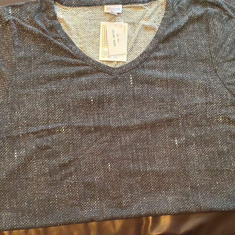 XL LuLaroe Iris Tee NWT